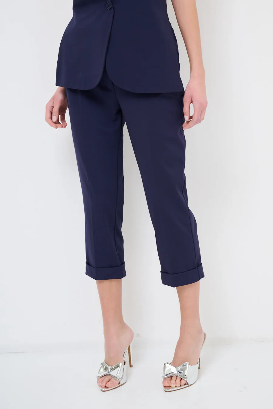 Cropped tailored trousers with rolled cuffs wholesale